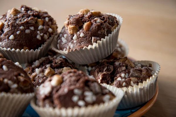 Torta al cioccolato e cupcake — Foto Stock