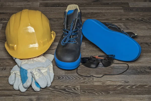 Asfalt kurulum işleri için asfalt ayakkabılar