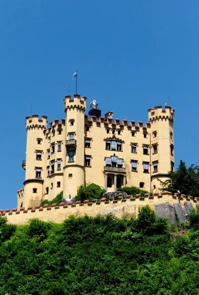 Zamek Hohenschwangau w Alpach Bawarskich, Niemcy. — Zdjęcie stockowe