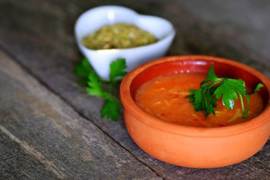 bir kase sıcak çorba