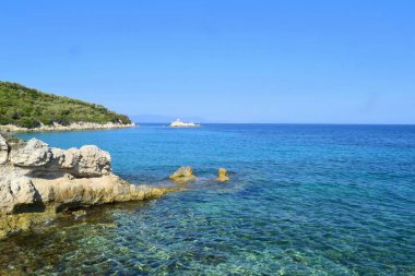 mavi gökyüzü ve mavi deniz arkaplanı