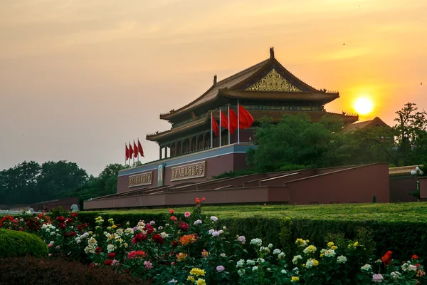 Tiananmen Square and Gate of Heavenly Peace on sunset, sundown in Beijing, China. — Stock Photo, Image