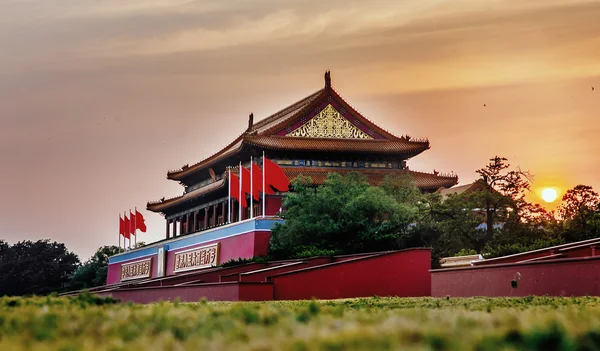 Tiananmen Square and Gate of Heavenly Peace on sunset, sundown in Beijing, China. — Stock Photo, Image