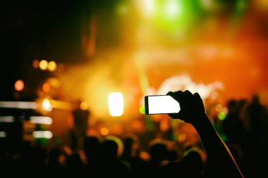 El ile bir akıllı telefon kayıtları canlı müzik Festivali, canlı konser, Sahne Alanı'nda göster
