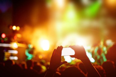 El ile bir akıllı telefon kayıtları canlı müzik Festivali, canlı konser, Sahne Alanı'nda göster
