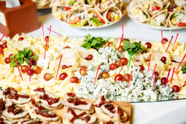 Düğün masada Gurmeler için yemek