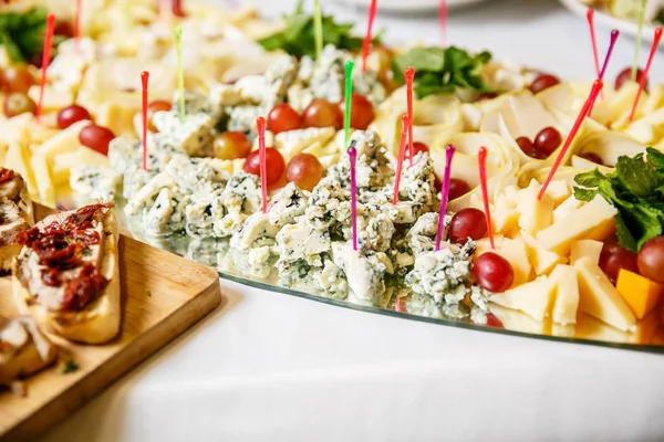 Düğün masada Gurmeler için yemek