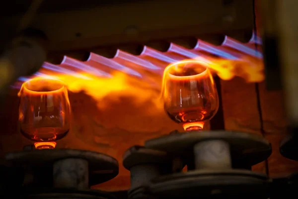 Glass blowing process, Manufacture of glassware — Stock Photo, Image