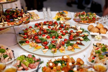 Olay catering üzerinde aperatifler bir sürü