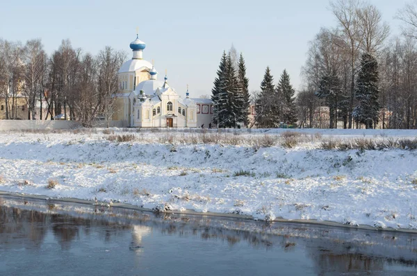 Tikhvin, Rusia. Tikhvin Madre de Dios Dormición Monasterio ortodoxo — Foto de Stock