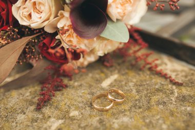 nikah yüzükleri. düğün günü gelin alyans