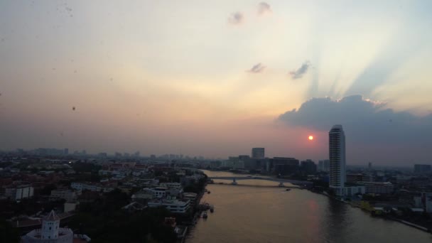 Puente Bangkok Atardecer Tailandia Hermoso Puente Sobre Río Chao Phraya — Vídeos de Stock
