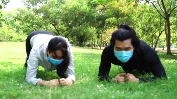 Teen Couples Wear Athletic Suits Wear Masks Protect Covid19 Disease — Stock Video