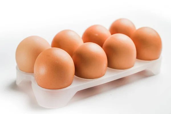Huevos Pollo Una Bandeja Huevo Sobre Fondo Blanco — Foto de Stock