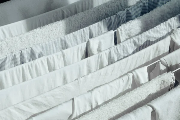 Bucato Viene Asciugato Sull Asciugatrice Articoli Casa Lavati Secco — Foto Stock