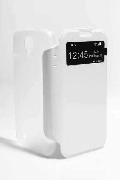 浅色背景下的手机白色外壳 手机的保护 Gadget辅助件 — 图库照片