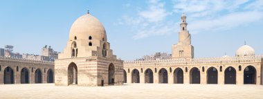 Ibn Tulun Camii avlusu