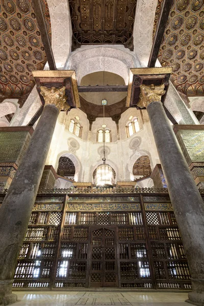 Interior del mausoleo del sultán Qalawun, El Cairo antiguo, Egipto — Foto de Stock