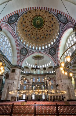 İç düşük açılı çekim Süleymaniye Camii, bir Osmanlı imparatorluk Camii, Istanbul, Türkiye