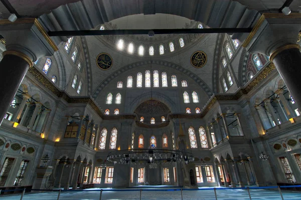 Interior de la mezquita Nuruosmaniye, Estambul, Turquía —  Fotos de Stock
