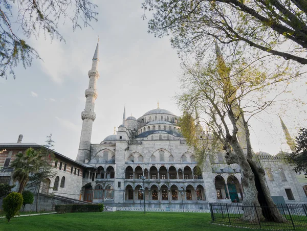 Sultan ahmed Moschee (blaue Moschee) auf dem Sultan ahmed Platz in Istanbul, Türkei — Stockfoto