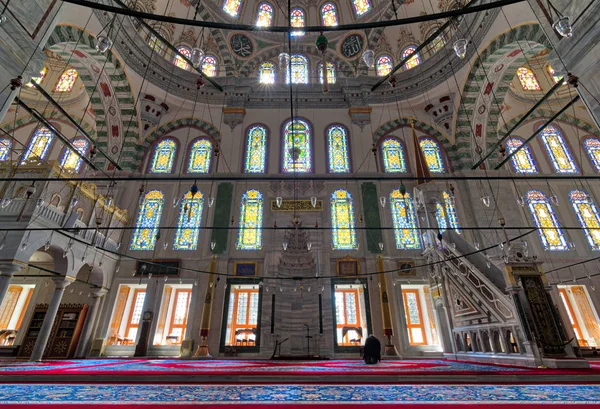 Fatih Camii, genel bir Osmanlı Camii, İstanbul 'un Fatih ilçesinde