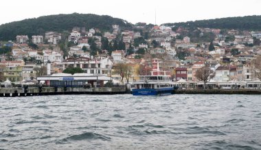Marmara Denizi, Istanbul, Türkiye yakın adadan Heybeliada görünümünü