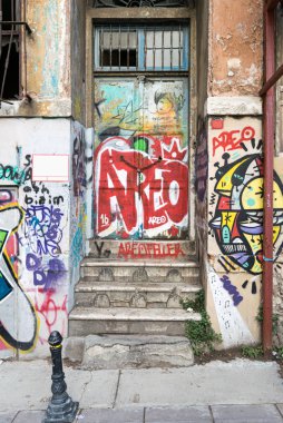 Grunge metal kapı rasgele boya ile
