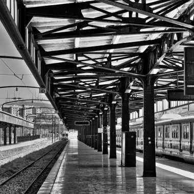 İç atış Haydarpasha demiryolu terminali şekil metal kafes ve durdu tren, Kadıköy, Istanbul, Türkiye