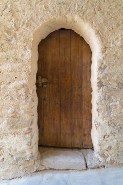 Saint Paul Anchorite (aka Manastırı kaplanlar), manastırda Mısır antik taş tuğla duvar ve eski ahşap kapı