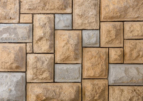 Taş duvara kaba tekstürlü