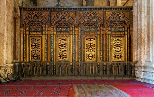 Santuario de Muhammad Ali con decoraciones de oro, Mezquita de Muhammad Ali, Ciudadela de El Cairo, Egipto — Foto de Stock