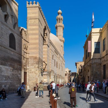 Sultan Barquq Camii ile Moez Caddesi, Kahire, Mısır