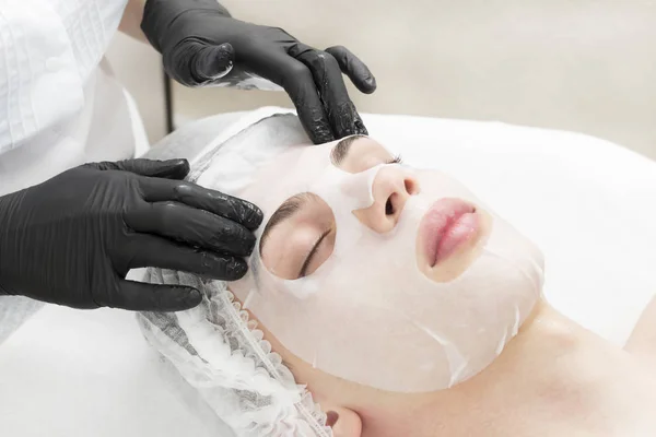 Procedimento Uma Máscara Molhada Restauradora Limpeza Para Homens Salão Beleza Imagens De Bancos De Imagens Sem Royalties