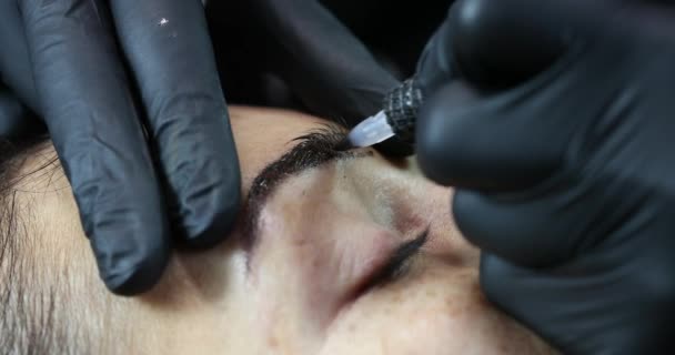 Microblading Procedimento Tatuagem Sobrancelha Salão Beleza Para Mulheres — Vídeo de Stock
