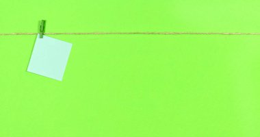 Animasyon dur hareketi. Çengelli ipler notlar için notlar oluşturur.