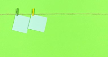 Animasyon dur hareketi. Çengelli ipler notlar için notlar oluşturur.