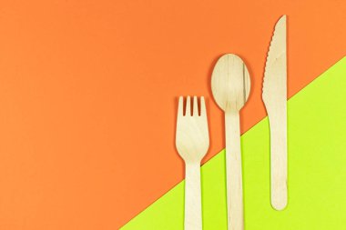 Çevresel tek kullanımlık yemek, kahve ve çay için ahşap eşyalar..