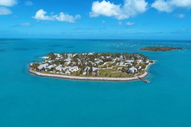 En yakın Zachary Taylor Kalesi 'nin havadan görünüşü, Key West, Florida, ABD. Karayip Denizi. Harika bir manzara. Seyahat güzergahı. Tropik seyahat. Karayip Denizi. Tatil gezisi.