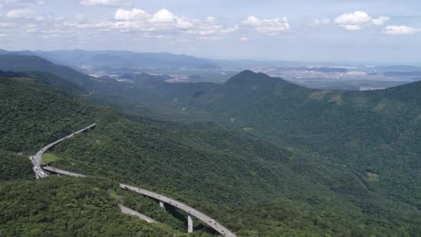 のこぎりで有名な移民の道路の空中ビュー 山の間に素晴らしい風景 マル州立公園 サンパウロ ブラジル — ストック動画