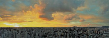 Brezilya, Sao Paulo 'nun panoramik sahnesi. Harika manzara..  