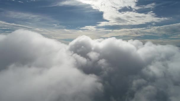 Drone Voando Acima Das Nuvens Com Céu Bonito Grande Paisagem — Vídeo de Stock