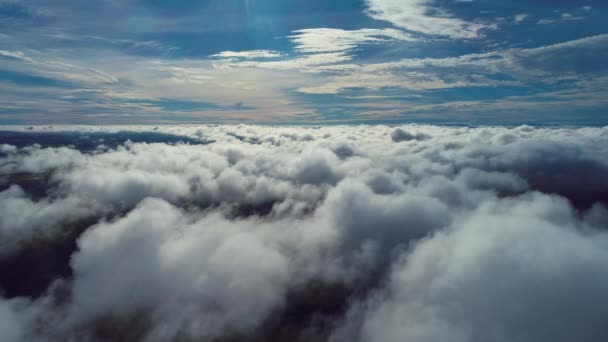 Dron Letící Nad Mraky Krásnou Oblohou Skvělá Krajina — Stock video