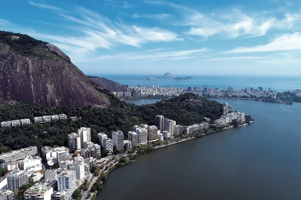 ブラジルの晴れた日に ロドリゴ フリータスのラグーン リオデジャネイロ市の空中ビュー 素晴らしい風景 素晴らしい街だ目的地へ熱帯旅行 休暇先 — ストック写真