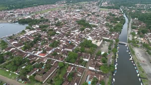 Vista Aérea Centro Histórico Paraty Rio Janeiro Brasil Com Barcos — Vídeo de Stock