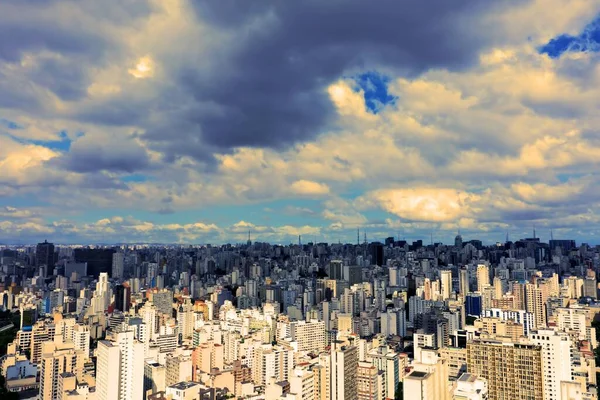 Vista Panoramica Una Città Nella Giornata Cloudscape Grande Paesaggio — Foto Stock