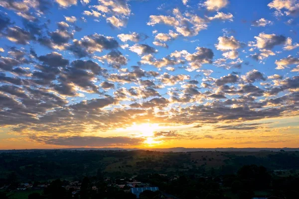 Vista Aérea Del Cielo Dramático Rancho Escena Vida Rural Paisaje — Foto de Stock