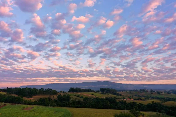 Вид Воздуха Драматическое Небо Ранчо Сельская Жизнь Деревенский Пейзаж — стоковое фото