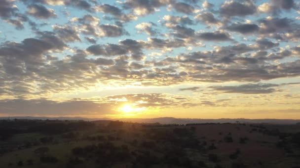 Vista Aérea Céu Dramático Rancho Cena Vida Rural Paisagem Rural — Vídeo de Stock