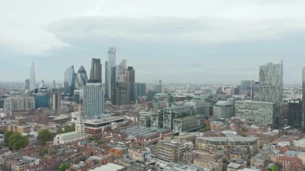 ロンドン周辺の高層ビルやビルに戻る4k空中ビュー — ストック動画